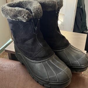 Itasca Black Fur-Lined Winter Boots